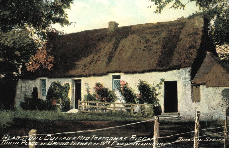 Gladstone cottage, Mid Tofrcombs Biggar, Birthplace of grand father of William Ewart Gladstone (photo) بواسطة مصور انجليزى