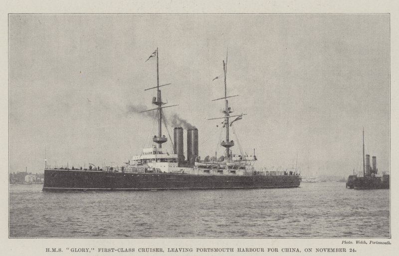 HMS Glory ، من الدرجة الأولى Cruiser ، مغادرة ميناء بورتسموث للصين ، في 24 نوفمبر بواسطة مصور انجليزى
