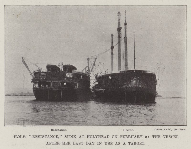 مقاومة HMS ، غرقت في Holyhead في 9 فبراير ، السفينة بعد يومها الأخير في الاستخدام كهدف بواسطة مصور انجليزى