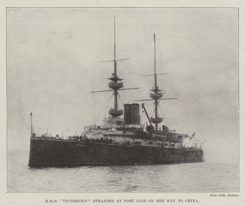 قطعت HMS Victorious طريقها إلى بورسعيد وهي في طريقها إلى الصين بواسطة مصور انجليزى