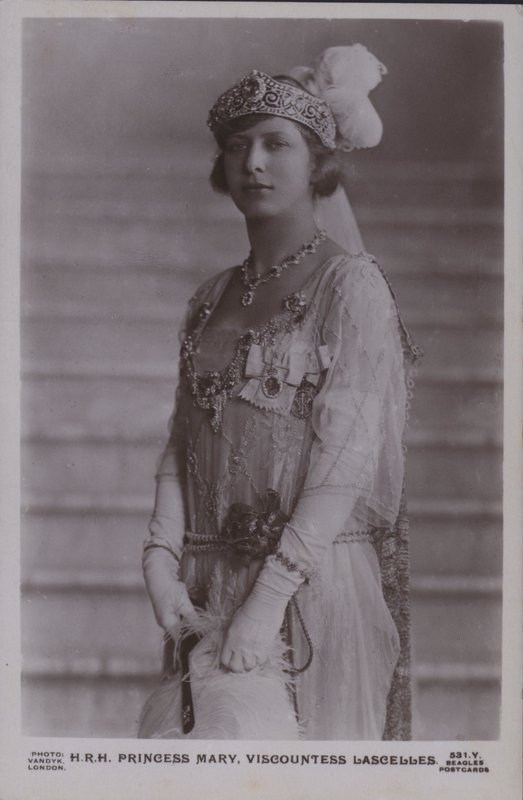 HRH Princess Mary, Viscountess Lascelles (b/w photo) بواسطة مصور انجليزى