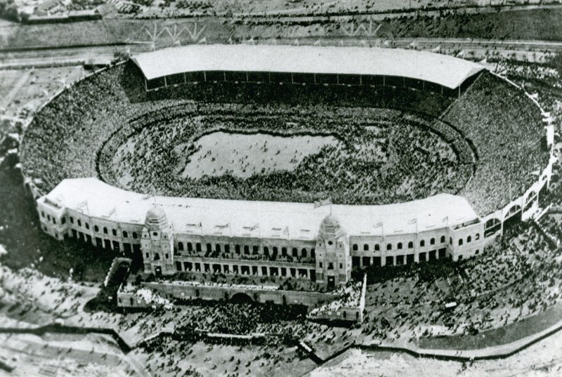 غزو الملعب لنهائي كأس ويمبلي ، 1923 بواسطة مصور انجليزى