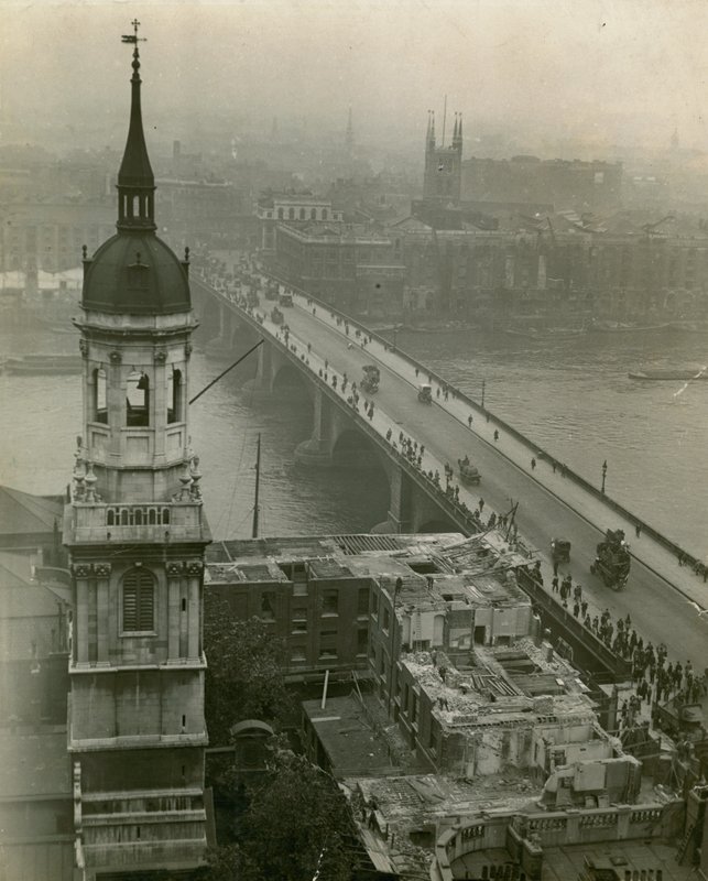 جسر لندن ، 18 أغسطس 1920 بواسطة مصور انجليزى