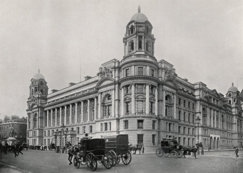 London: War Office, Whitehall (b/w photo) بواسطة مصور انجليزى