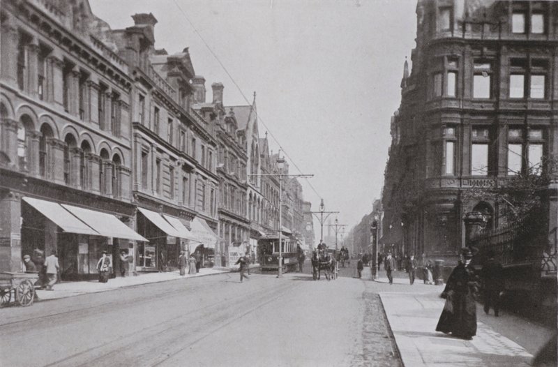 Newcastle, Grainger Street, West (b/w photo) بواسطة مصور انجليزى