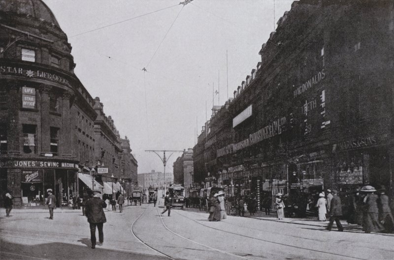 Newcastle, Market Street (b/w photo) بواسطة مصور انجليزى