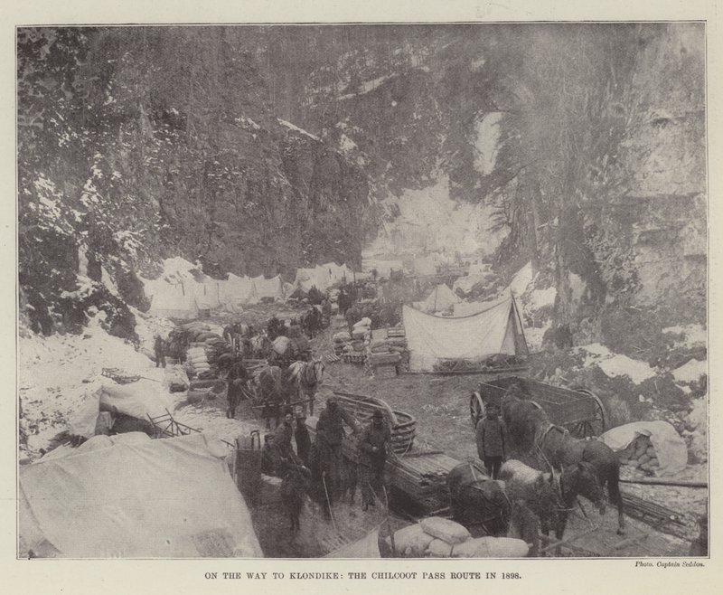 في الطريق إلى كلوندايك ، طريق تشيلكوت باس في عام 1898 بواسطة مصور انجليزى