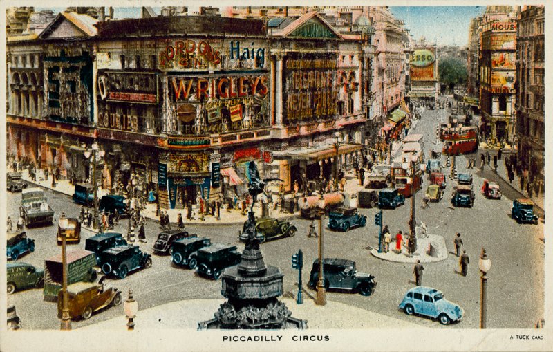 Piccadilly Circus, London (photo) بواسطة مصور انجليزى