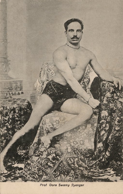 Professor Dora Swamy Iyengar (b/w photo) بواسطة مصور انجليزى