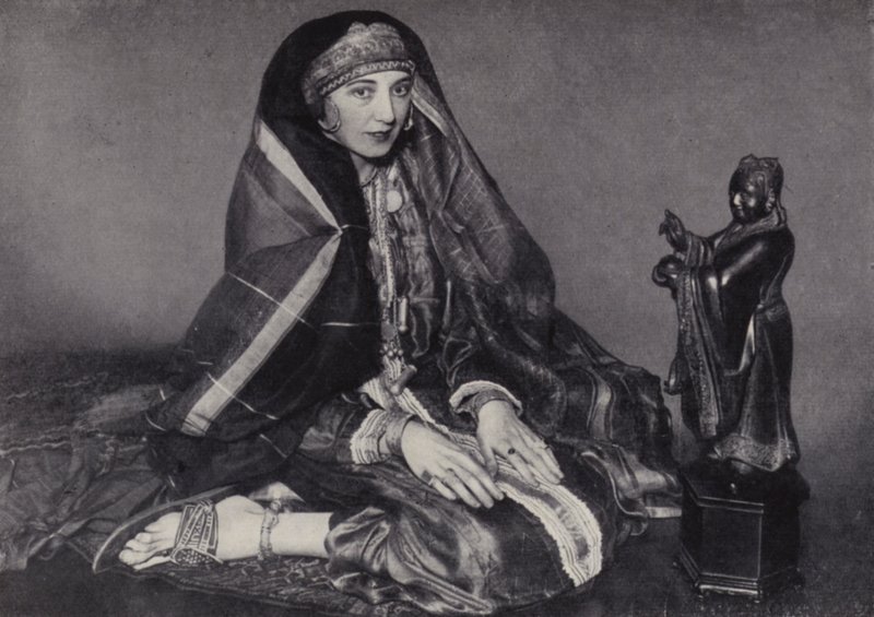 روزيتا فوربس (صورة بالأبيض والأسود) بواسطة مصور انجليزى