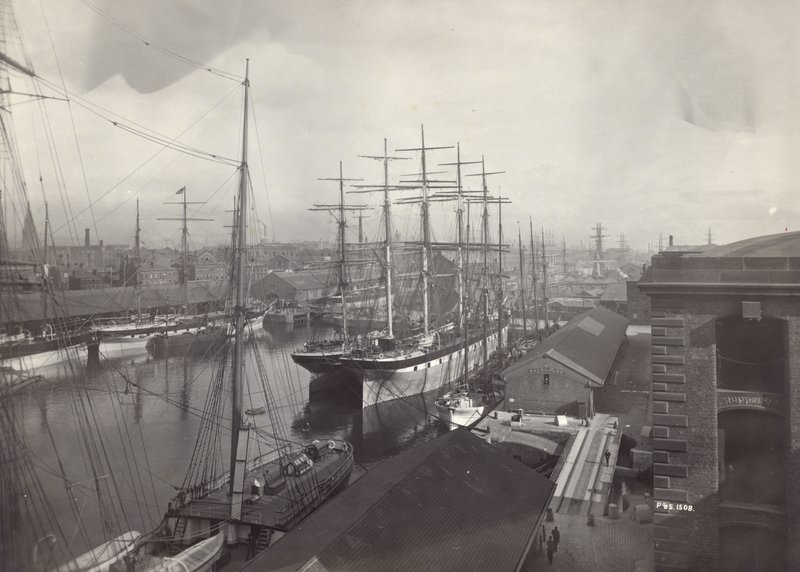 Salthouse Dock ، ليفربول ، يونيو 1897 بواسطة مصور انجليزى