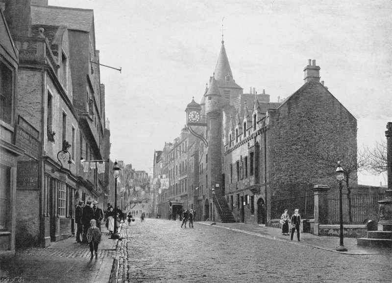 اسكتلندا: Canongate Tolbooth ، إدنبرة (صورة بالأبيض والأسود) بواسطة مصور انجليزى