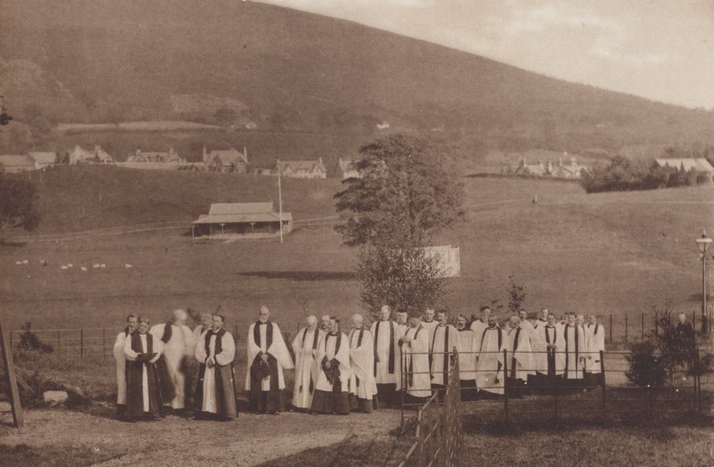 Sedbergh: موكب الأساقفة ورجال الدين بواسطة مصور انجليزى