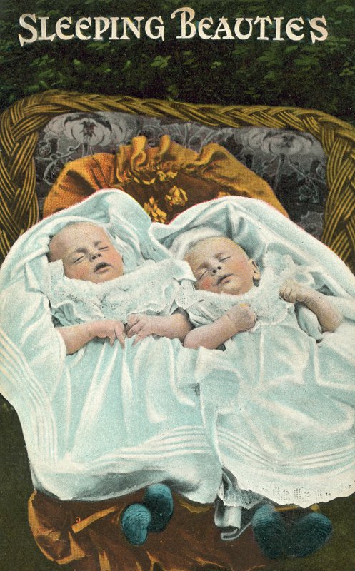 Sleeping beauties, two babies asleep (photo) بواسطة مصور انجليزى