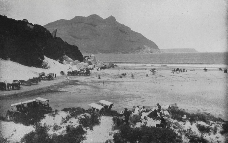 جنوب إفريقيا: خليج Hout (صورة b / w) بواسطة مصور انجليزى