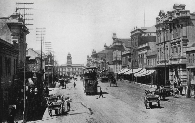 جنوب أفريقيا: Main Street، Port Elizabeth (b / w photo) بواسطة مصور انجليزى