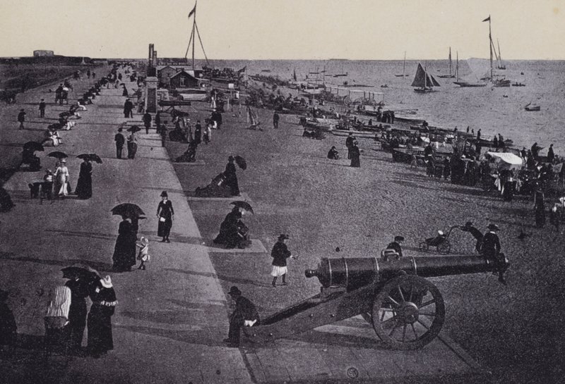 ساوثسي بيتش (صورة b / w) بواسطة مصور انجليزى