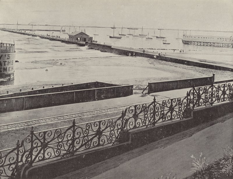 St Kilda Esplanade and Pier، Victoria بواسطة مصور انجليزى