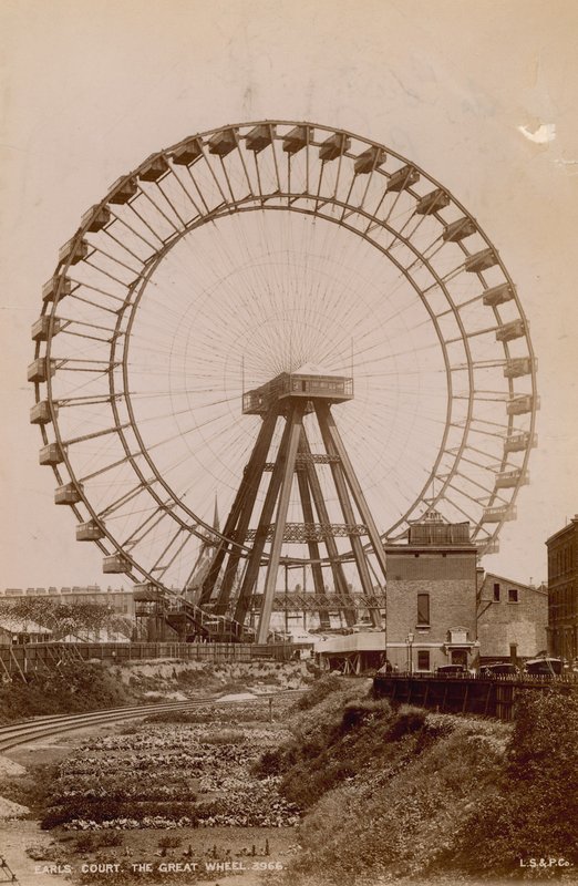 The Great Wheel at Earls Court ، لندن بواسطة مصور انجليزى