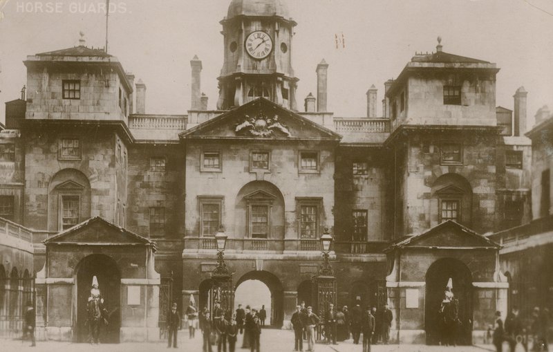 The Horse Guards ، لندن بواسطة مصور انجليزى