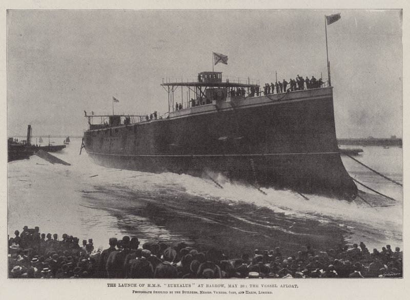إطلاق السفينة HMS Euryalus في بارو ، 20 مايو ، السفينة عائمة بواسطة مصور انجليزى