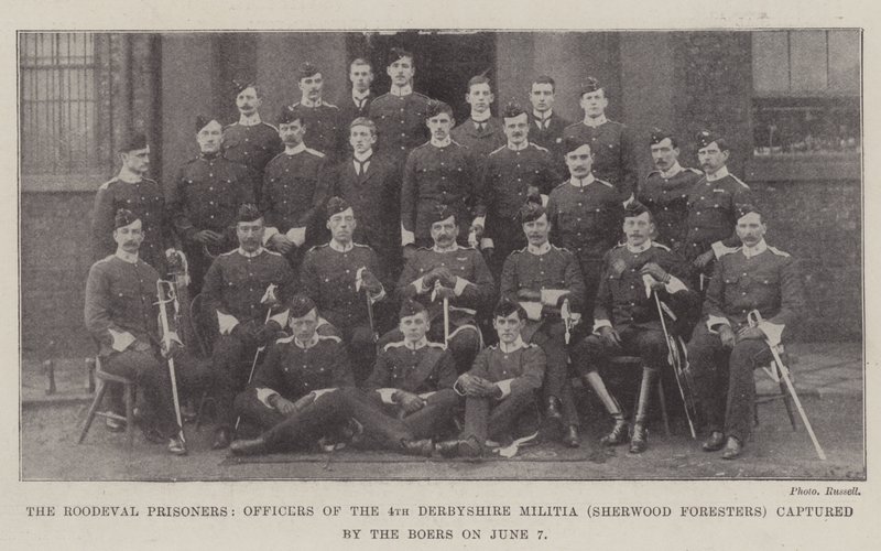 سجناء Roodeval ، ضباط من ميليشيا Derbyshire الرابعة (Sherwood Foresters) التي استولى عليها البوير في 7 يونيو بواسطة مصور انجليزى