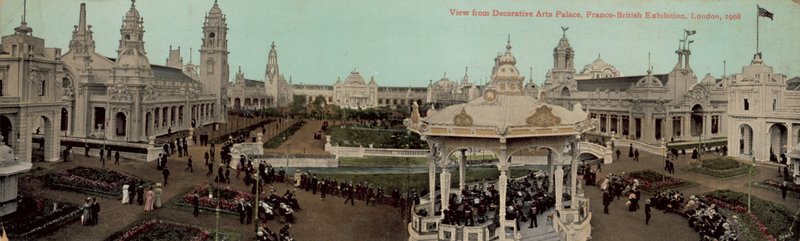 منظر من قصر الفنون الزخرفية ، المعرض الفرنسي البريطاني ، لندن ، 1908 بواسطة مصور انجليزى