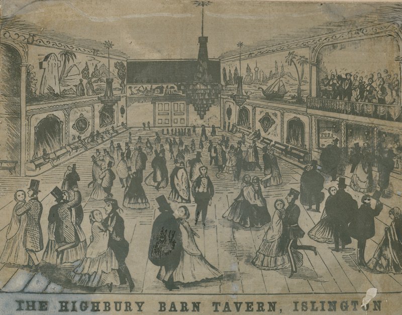 منظر عام للأشخاص في Highbury Barn Tavern بواسطة مدرسة اللغة الإنجليزية