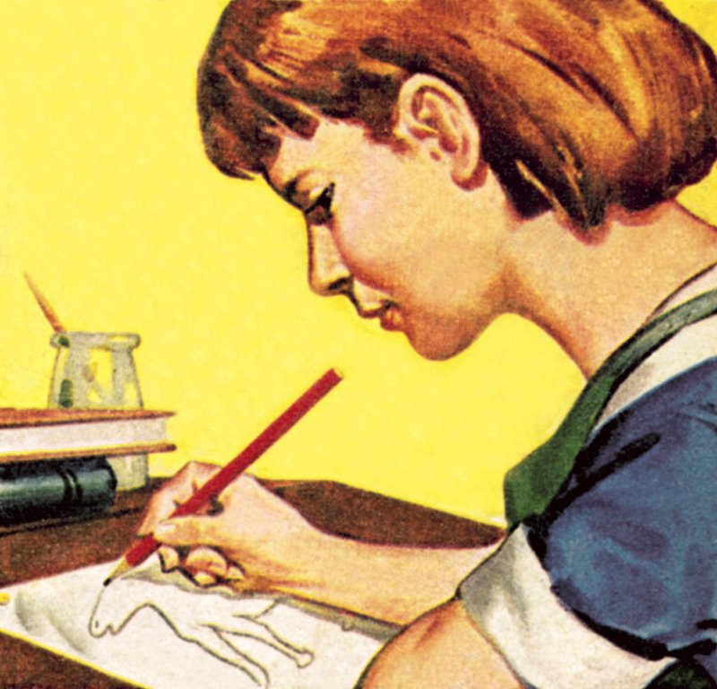 فتاة ترسم بقلم رصاص بواسطة مدرسة اللغة الإنجليزية