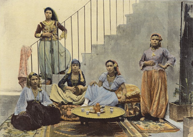 Dalger Moorish Women بواسطة المصور الأوروبي