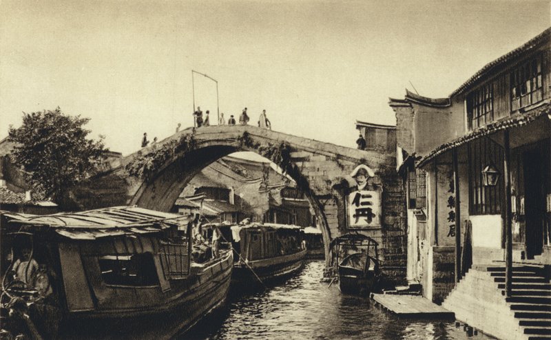  بواسطة المصور الأوروبي