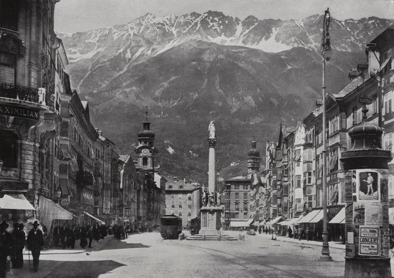 Die Theresienstrasse في إنسبروك (b / w photo) بواسطة المصور الأوروبي