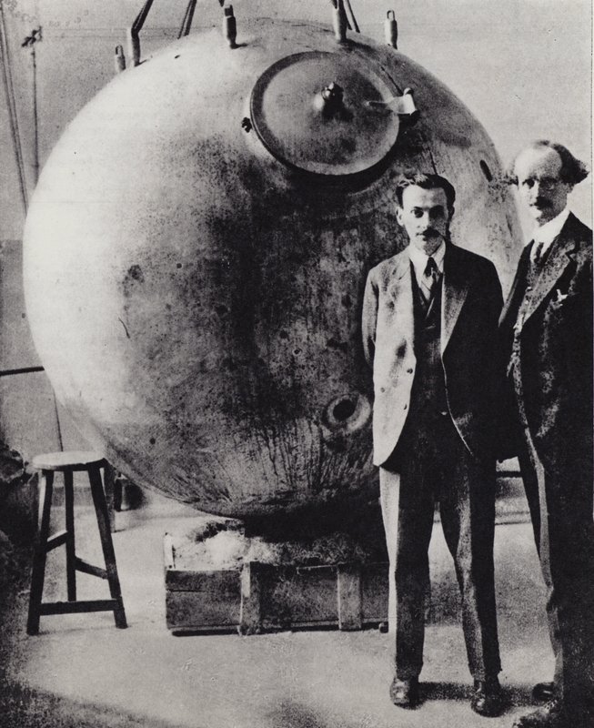 أول صعود إلى طبقة الستراتوسفير، 28 مايو 1931 (صورة بالأبيض والأسود) بواسطة المصور الأوروبي