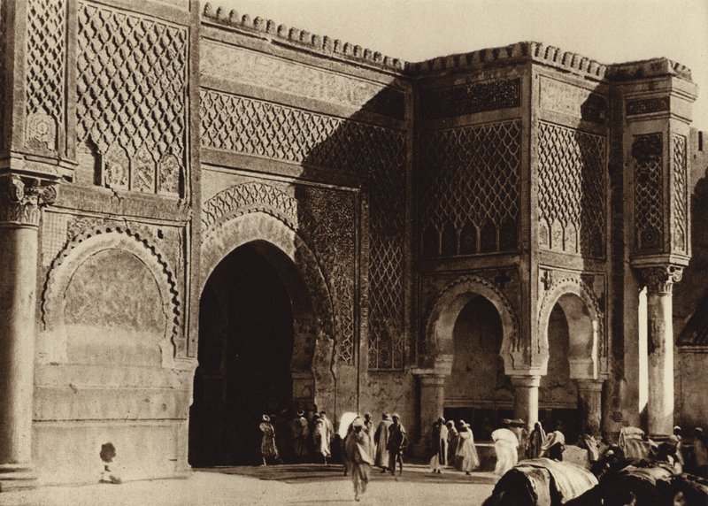 Meknes, Palace Gate, Bab Mansour (b/w photo) بواسطة المصور الأوروبي