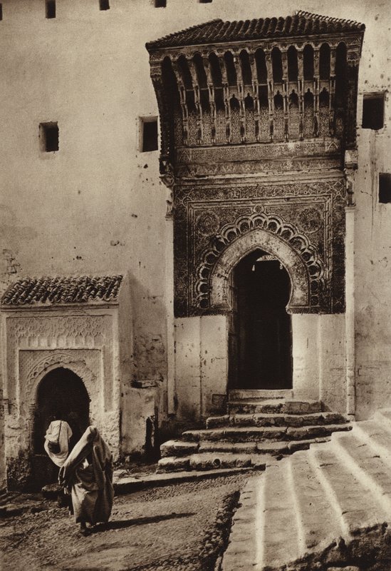 سلا ، الرباط ، بوابة المدرسة (b / w photo) بواسطة المصور الأوروبي