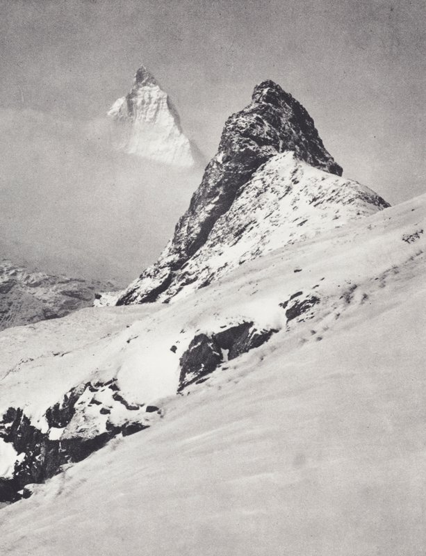 بينين ألبس: The Matternhorn and the Riffelhorn (صورة بالأبيض والأسود) بواسطة فرانسيس سيدني سميث