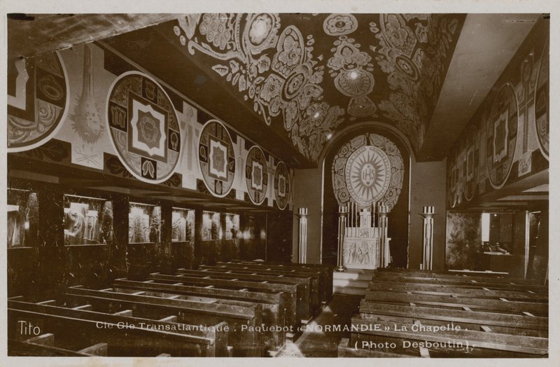 مصلى على متن الباخرة لا نورماندي. أُرسلت البطاقة البريدية عام 1913. بواسطة مصور فرنسي