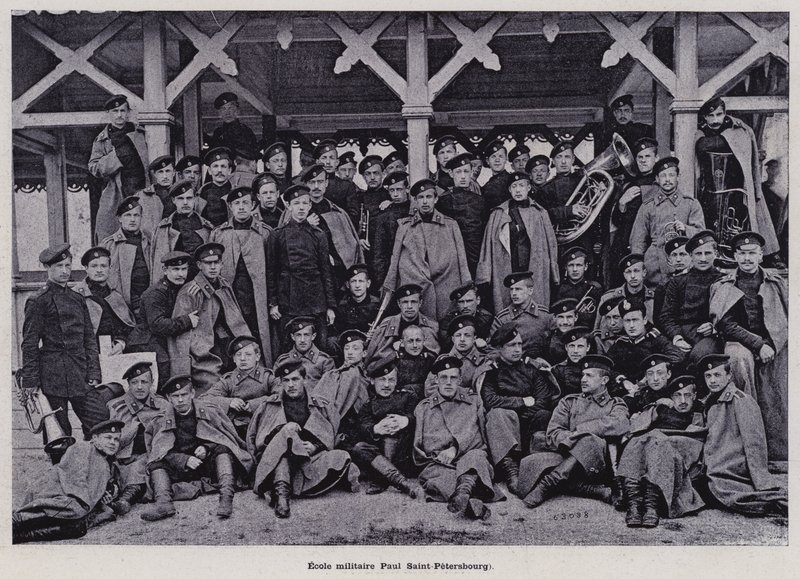 LArmee Russe: Ecole militaire Paul Saint-Petersbourg (b/w photo) بواسطة مصور فرنسي