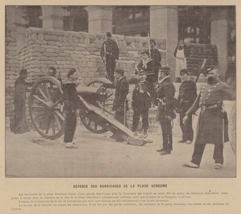كومونة باريس ، Defence Des Barricades De La Place Vendome (b / w photo) بواسطة مصور فرنسي