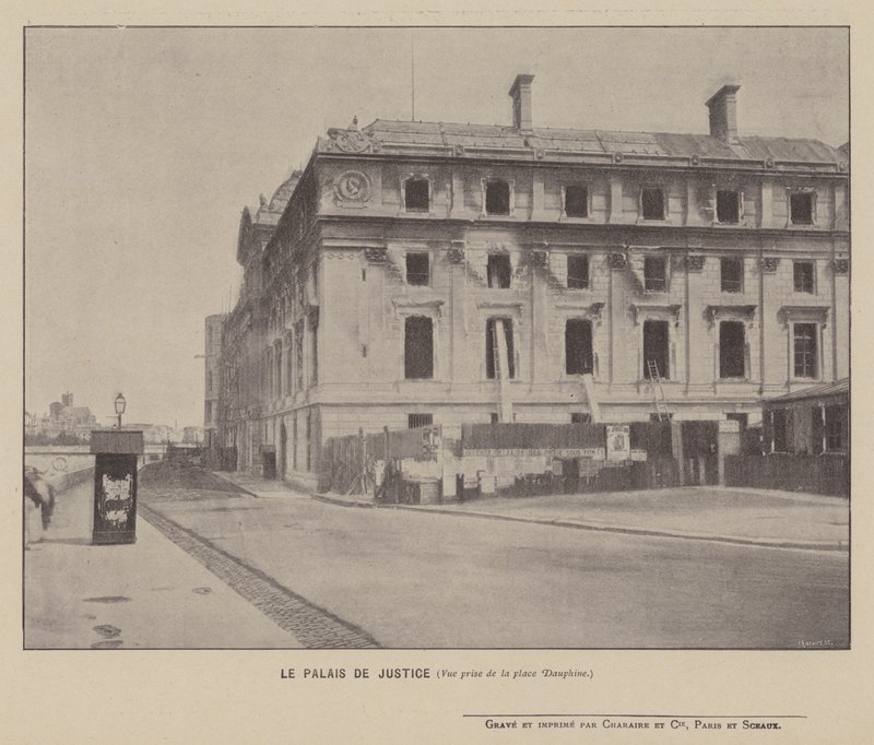 كومونة باريس ، قصر العدل ، منظر مأخوذ من Place Dauphine (صورة أبيض وأسود) بواسطة مصور فرنسي