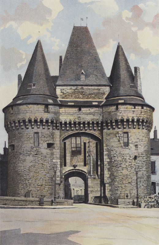 La Ferte-Bernard، Porte de ville، cote de lentree (City Hall) بواسطة مصور فرنسي