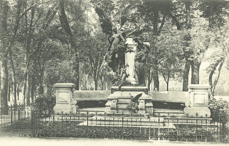 Monument du Fabuliste La Fontaine, Jardin du Luxembourg (b/w photo) بواسطة مصور فرنسي