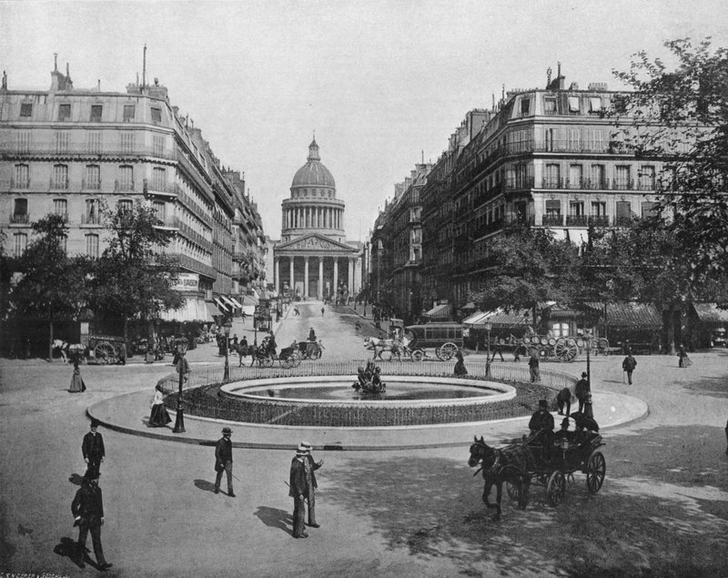 باريس - Place Medicis ، Rue Soufflot and the Pantheon (b / w photo) بواسطة مصور فرنسي