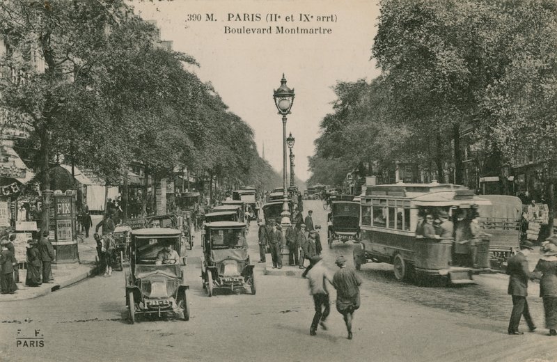 باريس ، بوليفارد مونتماتري. أُرسلت البطاقة البريدية عام 1913. بواسطة مصور فرنسي