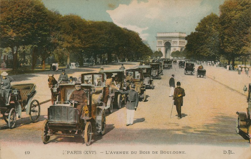 باريس ، شارع بوا دو بولون. أُرسلت البطاقة البريدية عام 1913. بواسطة مصور فرنسي