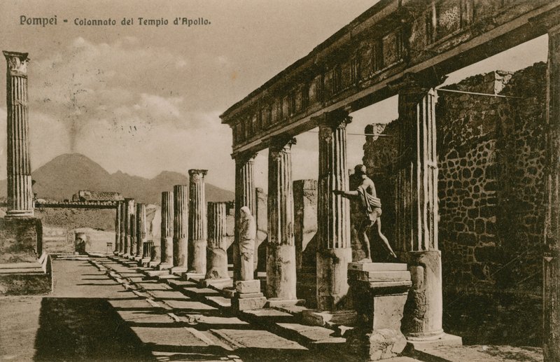 بومبي - أعمدة معبد أبولو. أُرسلت البطاقة البريدية عام 1913. بواسطة مصور فرنسي