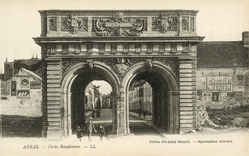 Porte Baudimont ، Arras (b / w photo) بواسطة مصور فرنسي