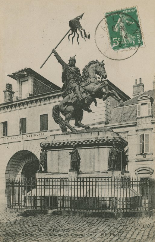 تمثال وليام الفاتح ، فاليس ، نورماندي. أُرسلت البطاقة البريدية عام 1913. بواسطة مصور فرنسي