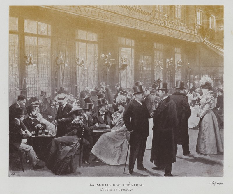 رواد المسرح خارج Taverne Pousset في باريس بعد أداء (صورة بالأبيض والأسود) بواسطة مصور فرنسي
