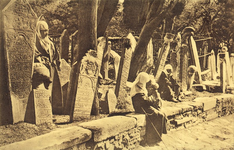 المقبرة التركية ، اسطنبول (b / w photo) بواسطة مصور فرنسي